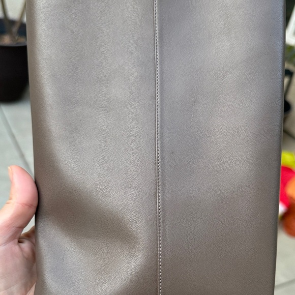 Stuart Weitzman Naomi 50 knee high leather boots. Size 9. Color is Grey-Brown - Picture 10 of 10